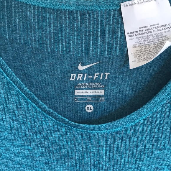 Nike Women’s Dri-Fit Shirt Size XL - Picture 3 of 3